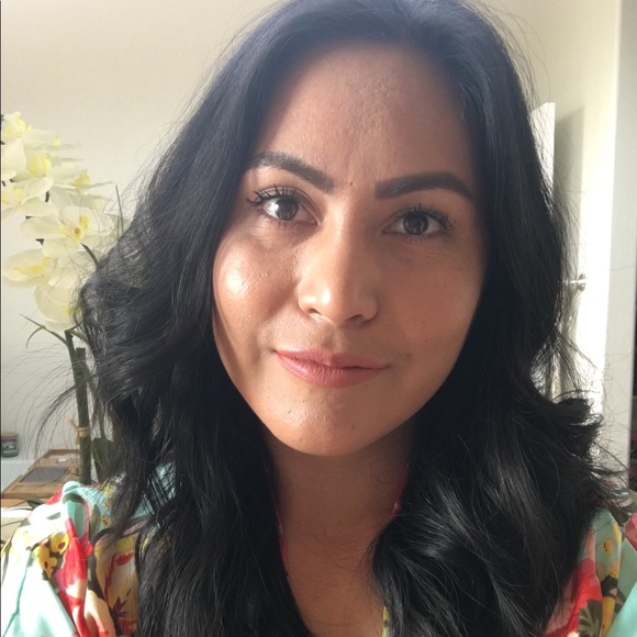 Profile Picture of Alyssa Chappell (@allyhartsyou) on Poshmark