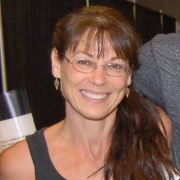 Profile Picture of Tracy Tabaczynski (@ttabacz) on Poshmark