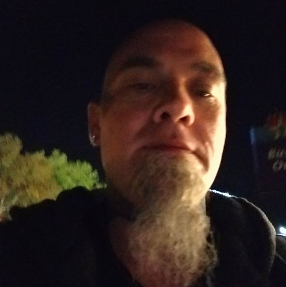 Profile Picture of Daniel Whalen (@ddub77) on Poshmark