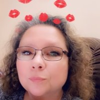 Profile Picture of Joyce O'Sullivan (@JoybSam) on Twitter