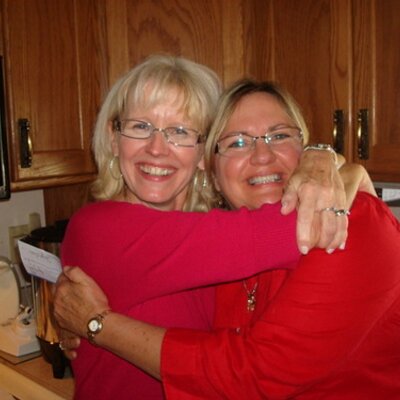 Profile Picture of Cheryl Lemon (@lemonhead556) on Twitter
