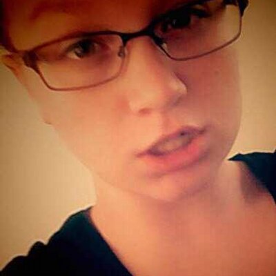 Profile Picture of Hollie Case (@hollie_case) on Twitter