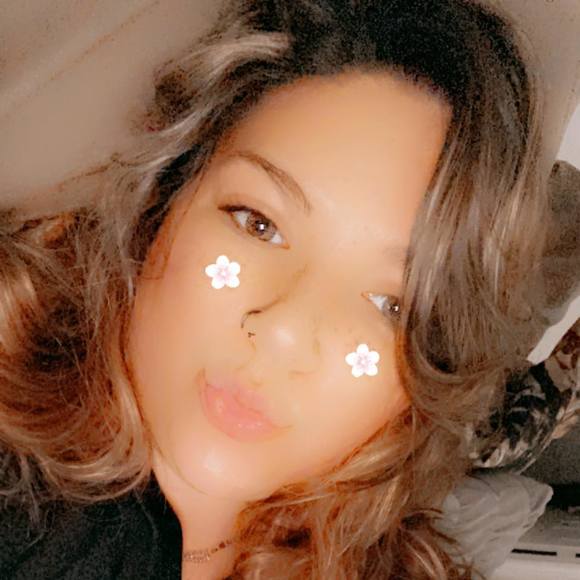 Profile Picture of Danielle Sweetman (@_danielley__) on Poshmark