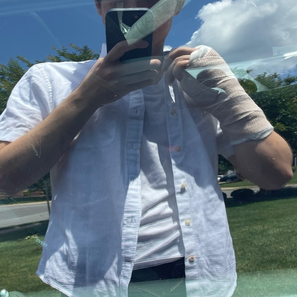 Profile Picture of Colin Kroeper (@differentshop) on Poshmark