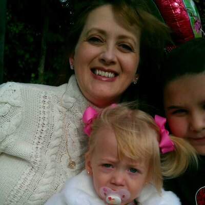 Profile Picture of Stacy Raymond (@stacy_raymond) on Twitter