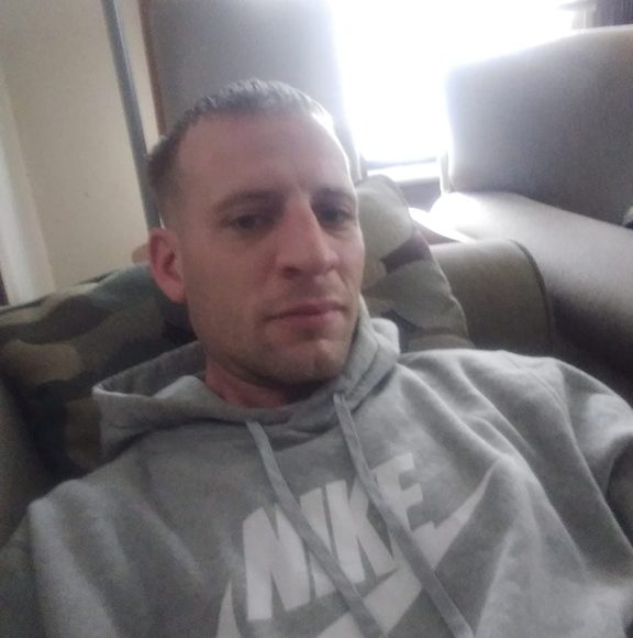 Profile Picture of Nick Bradshaw (@nbradshaw508) on Poshmark