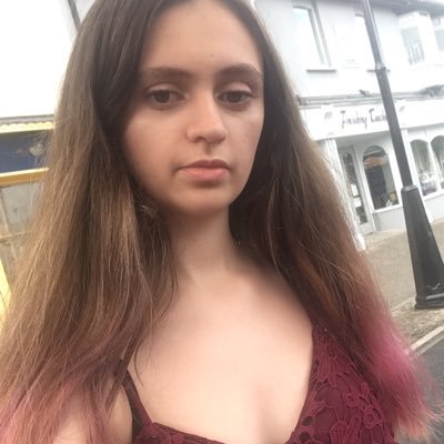 Profile Picture of Anne Reade (@AnneReade10) on Twitter