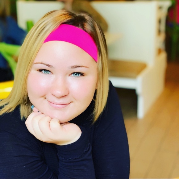 Profile Picture of Alexys Jackson (@alexaress) on Poshmark