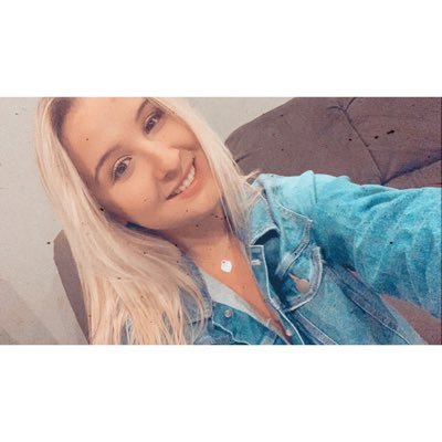 Profile Picture of Heidi Scott (@heidhuurr) on Twitter