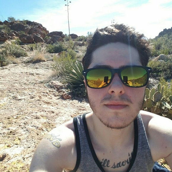 Profile Picture of Kyler Lugo (@kylerrrl) on Poshmark