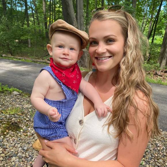 Profile Picture of Jessica Hebda (@jhebsx3) on Poshmark