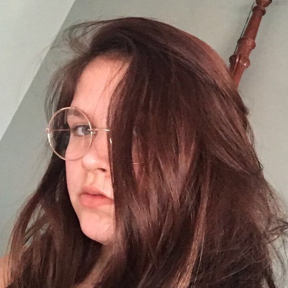 Profile Picture of Isabel Spedding (@izzybell2383) on Poshmark