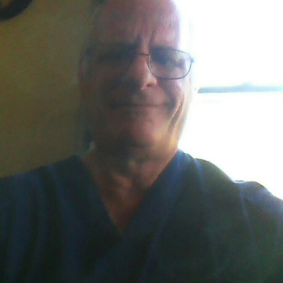 Profile Picture of Michael Golding (@hatlicker) on Poshmark