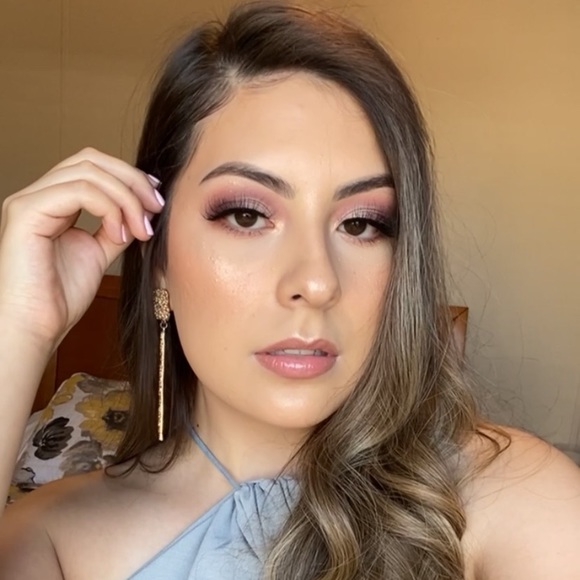 Profile Picture of Nelly Gonzalez (@nellygonza) on Poshmark