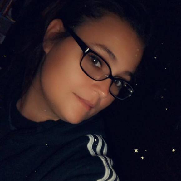 Profile Picture of Trisha Edwards (@trisha_e) on Poshmark