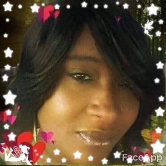 Lashonda Moore - Poshmark Profile Picture of Lashonda Moore (@renee9839) on Poshmark