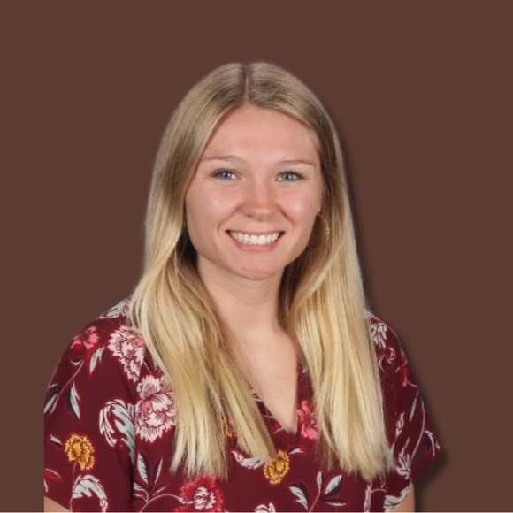 Profile Picture of Emma Morawski (@emorawski) on Poshmark