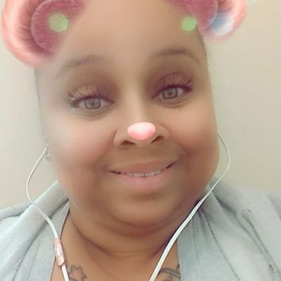 Profile Picture of Rae Blake (@DeliciousRae82) on Twitter