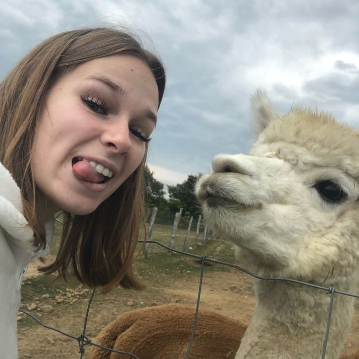 Profile Picture of Meredith Deschênes (@meredithdeschenes) on Tiktok
