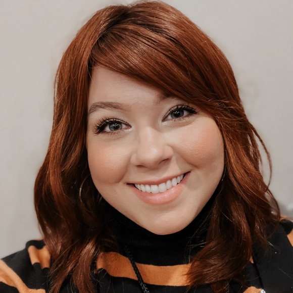 Profile Picture of Joanna Jarvis (@theretrojojo) on Poshmark