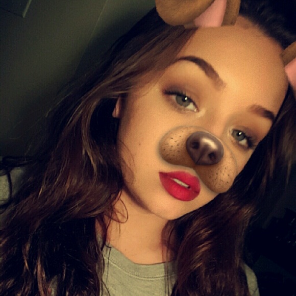 Profile Picture of Jade Mendiola (@jadieboo013) on Poshmark