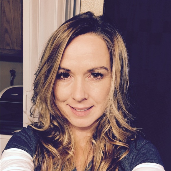 Profile Picture of Dawn Cordiner (@dc1007) on Poshmark