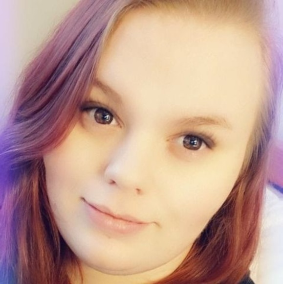 Profile Picture of Faye Reynolds (@faye_reynolds) on Poshmark