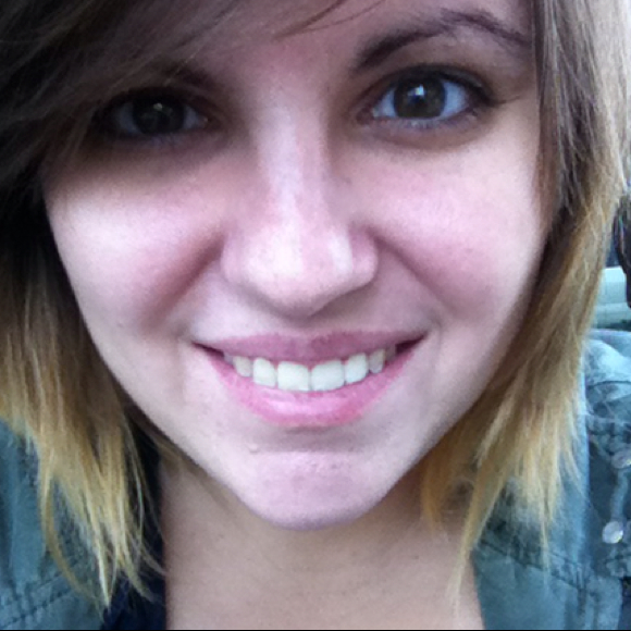 Profile Picture of Alyssa Kruft (@kruftaa) on Poshmark