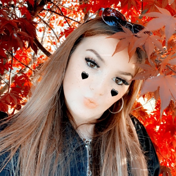 Profile Picture of Bria Bachurski (@bbachurski8) on Poshmark