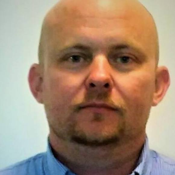 Profile Picture of Daniel Roth (@dwr02281982) on Poshmark