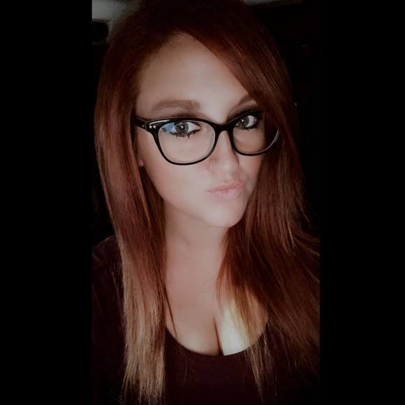 Profile Picture of Amanda Dykes (@aldykes89) on Poshmark
