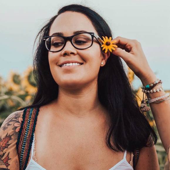 Profile Picture of Danielle Liscano (@danielleyl) on Poshmark