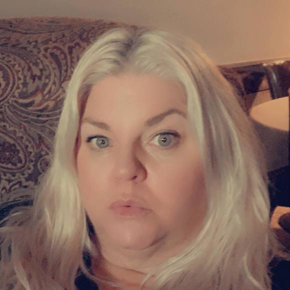 Profile Picture of Alicia Coffy (@aliciacoffy) on Poshmark