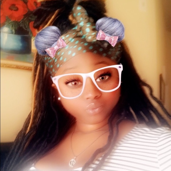 Profile Picture of Cherelle Fields (@ioreo) on Poshmark