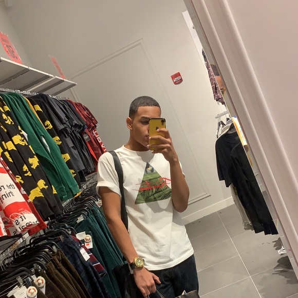 Profile Picture of Joshua Conde (@joshuacondepr) on Poshmark