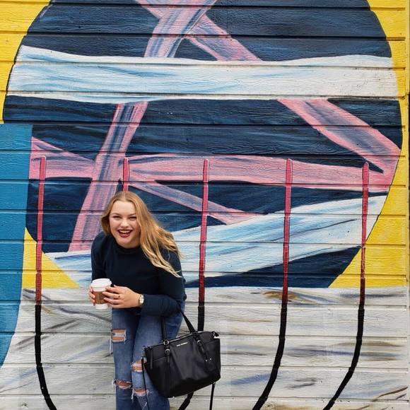 Nikkole Dittler - Poshmark Profile Picture of Nikkole Dittler (@nikkoledittler) on Poshmark