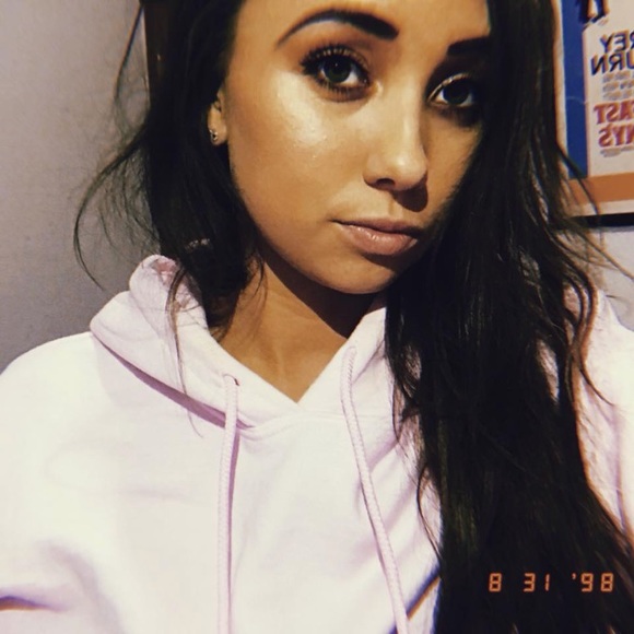 Profile Picture of Maddy Dalsted (@maddydalsted) on Poshmark