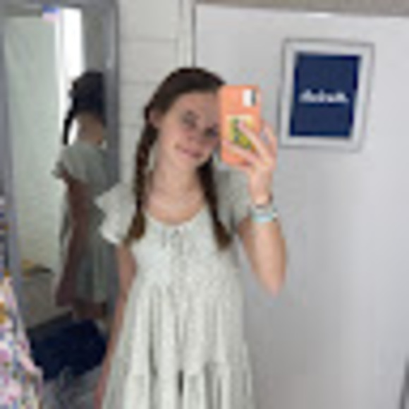 Profile Picture of Anna kate Sallade (@asallade) on Poshmark
