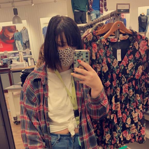 Profile Picture of Erika Elston (@e_elston) on Poshmark