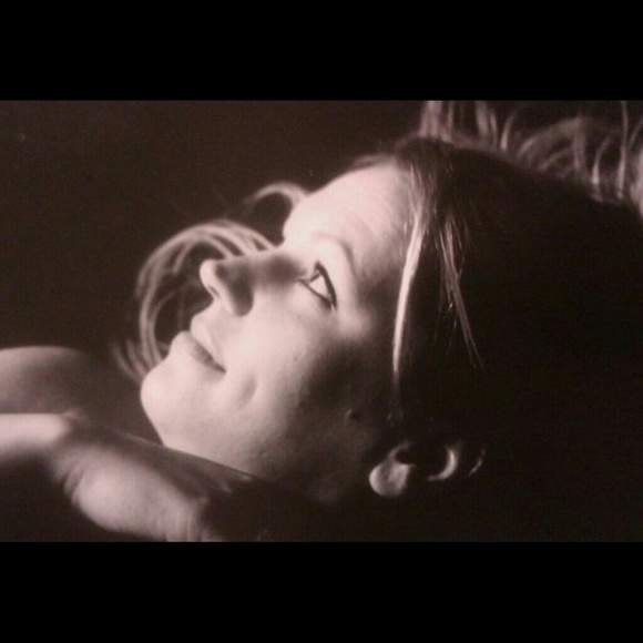 Profile Picture of Amy Pelzer (@amykay78) on Poshmark