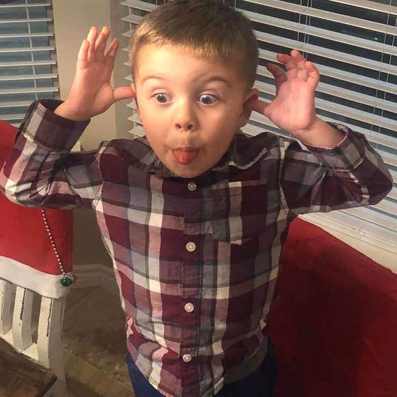 Profile Picture of Lisa Pongrass (@lisapongrass) on Poshmark