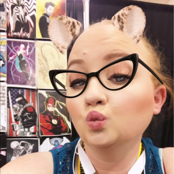 Profile Picture of Shawna Van wey (@shawnav83) on Poshmark