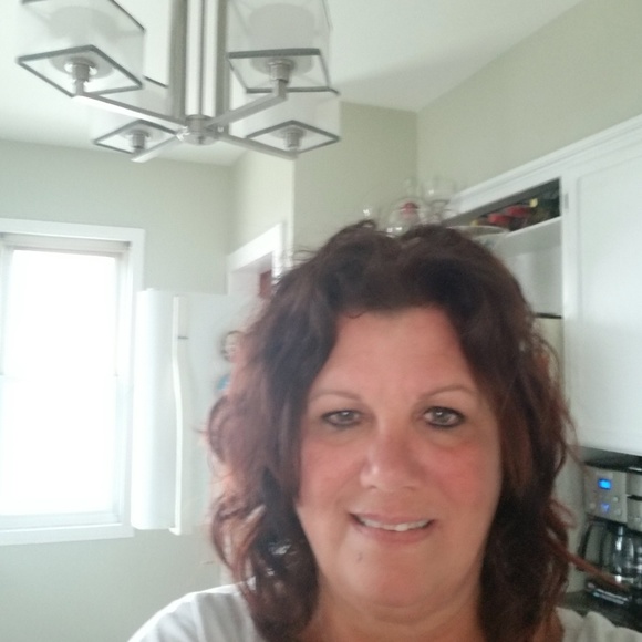 Profile Picture of Kim Mccaw (@mccaws) on Poshmark