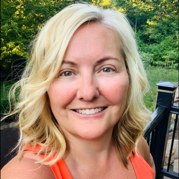Profile Picture of Sherry Neubert (@sherrynoob) on Poshmark
