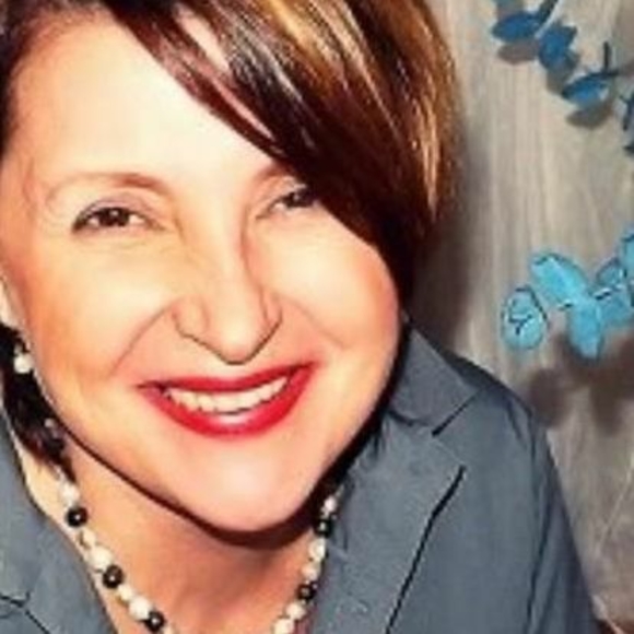 Profile Picture of Natasha Postolova (@npostolova) on Poshmark