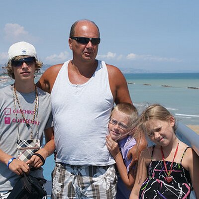 Profile Picture of Paul Robert Vonk (@sparkies59) on Twitter