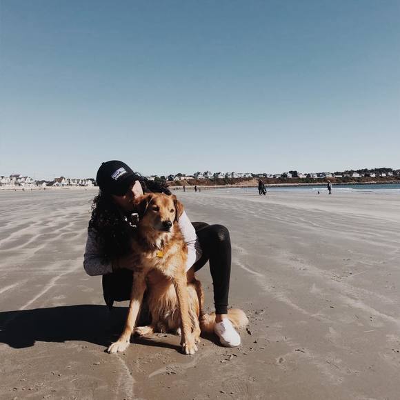 Profile Picture of Ashley Lomasney (@akl095) on Poshmark