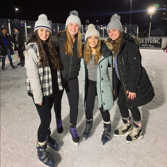 Profile Picture of Amanda Olbrys (@aolbrys) on Poshmark