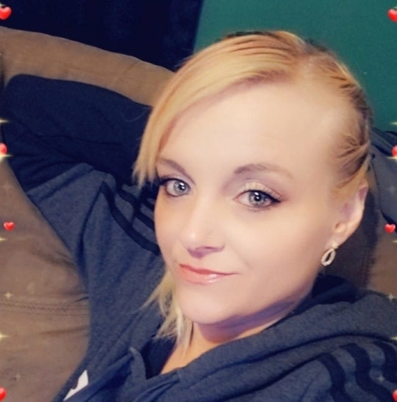 Profile Picture of Mandy Cady (@cadymandyl) on Poshmark