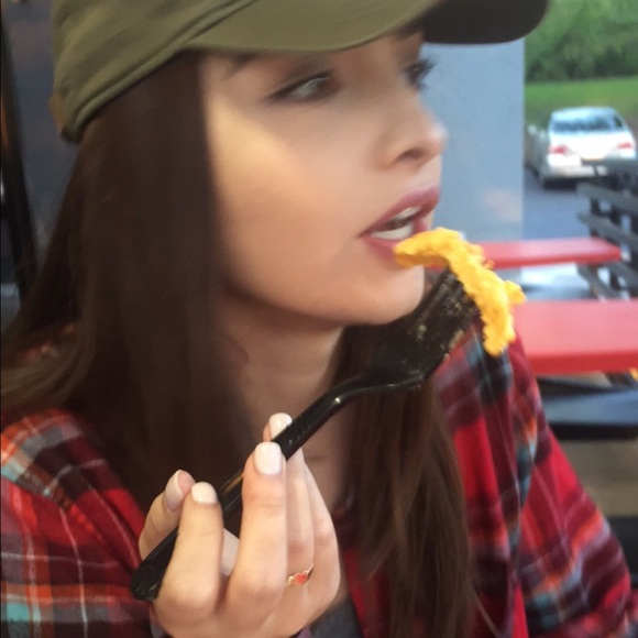 Aslihan Savas - Poshmark Profile Picture of Aslihan Savas (@aslihania) on Poshmark